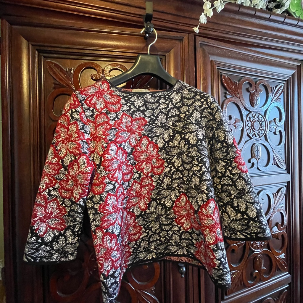 Gorgeous Made In Italy Floral Patterned Crew Neck Sweater